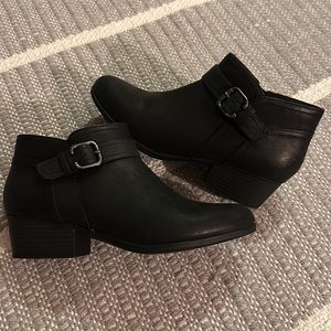 Clarks booties - ankle boots